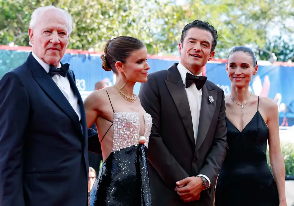 John Malkovich and Sam Rockwell excite in Venice with the melancholic tragicomedy of the spy-clowns of ‘Wild Horse Nine’