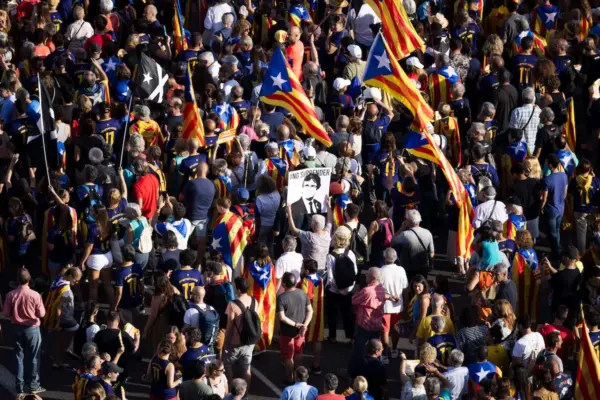 Thousands of people demonstrate in Barcelona demanding independence