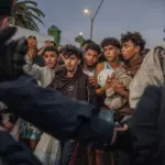 The Police transfer more than 800 migrants to a new facility: "Are they taking us to Morocco?