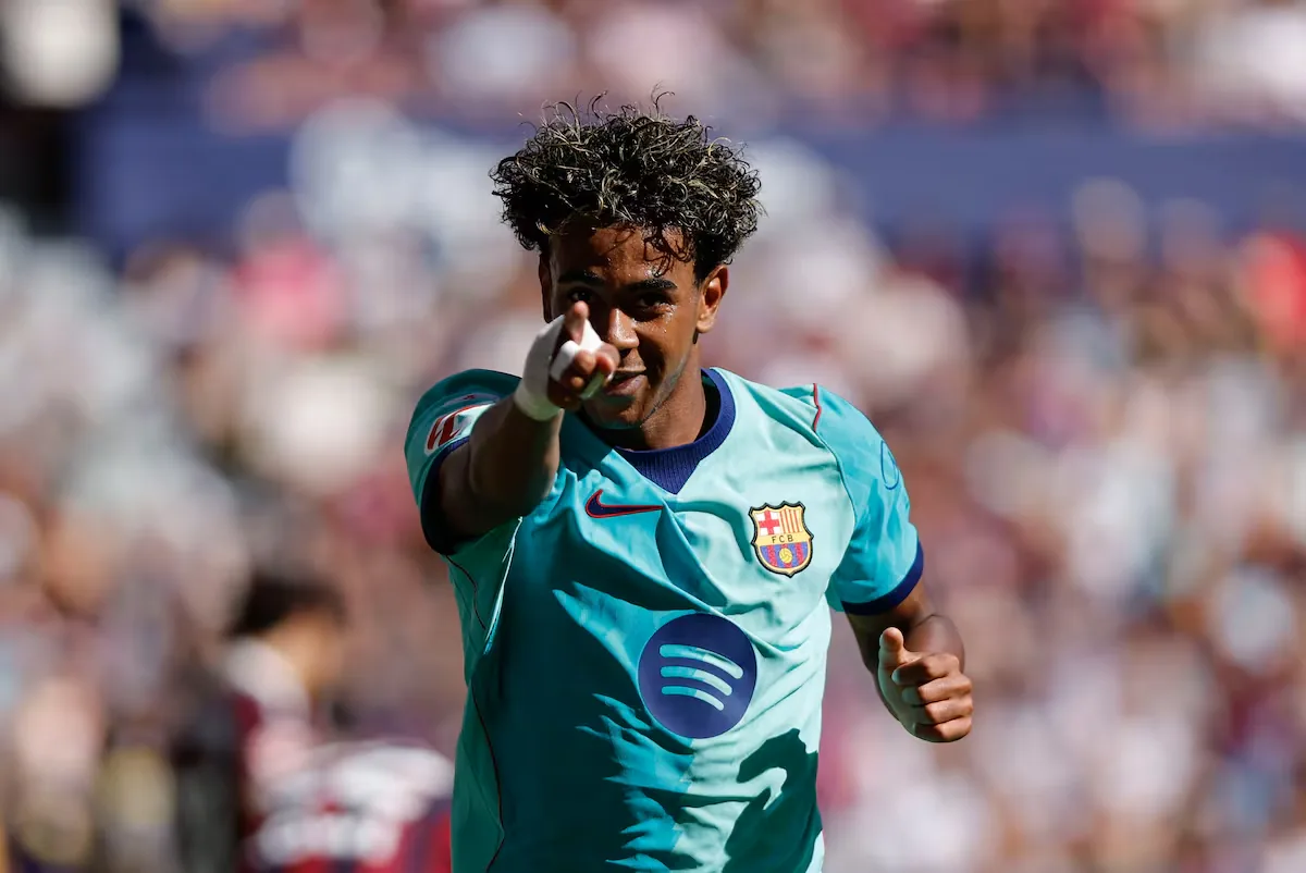 Lamine Yamal challenges Mbappé in the race for the Ballon d'Or: “This year I would deserve it”