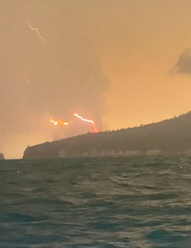 Indonesia closes seven airports due to ash from Anak Krakatau volcano