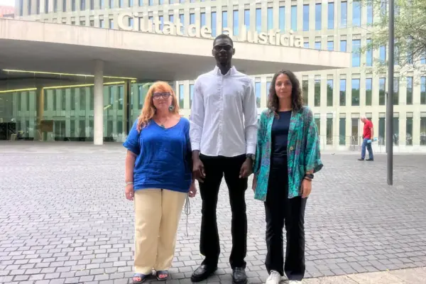 The young man from Mali whose eye was destroyed by a civil guard after jumping the Melilla fence in 2022: “I don’t want this to happen anymore”