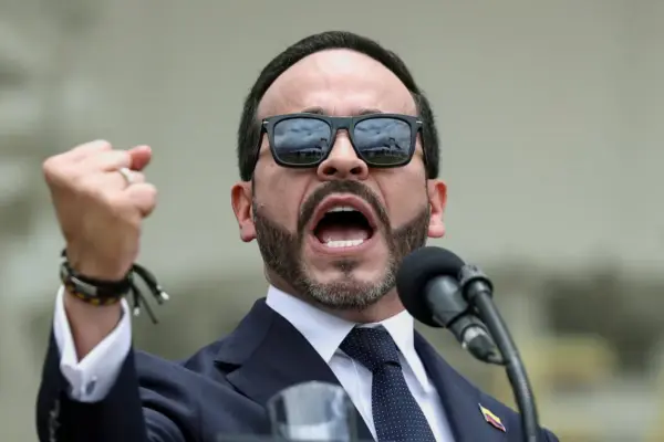 Abelardo De la Espriella lifts the suspension of permits for carrying weapons in Colombia