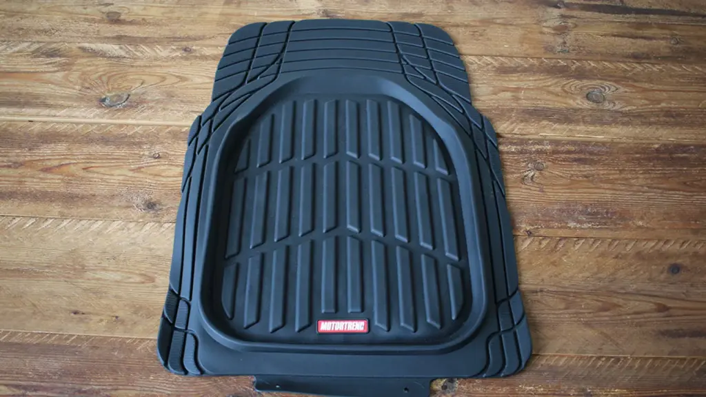 The winners are made of rubber which facilitates cleaning.