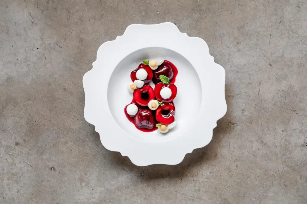 Why is there almost never fruit for dessert in restaurants in Spain?