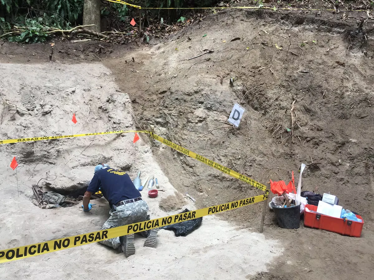 “Y nunca más volvió”: las madres que buscan a ciegas a los desaparecidos de El Salvador