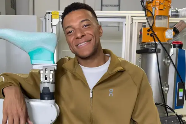 Mbappé breaks with Nike and signs with On, the sneaker brand part-owned by Federer