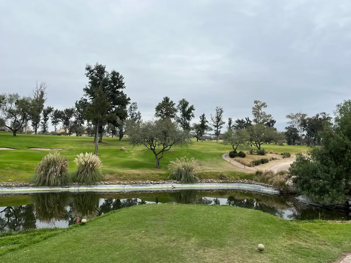 El proyecto de un cuarto campo de golf amenaza el suministro de agua y áreas protegidas en San Miguel de Allende