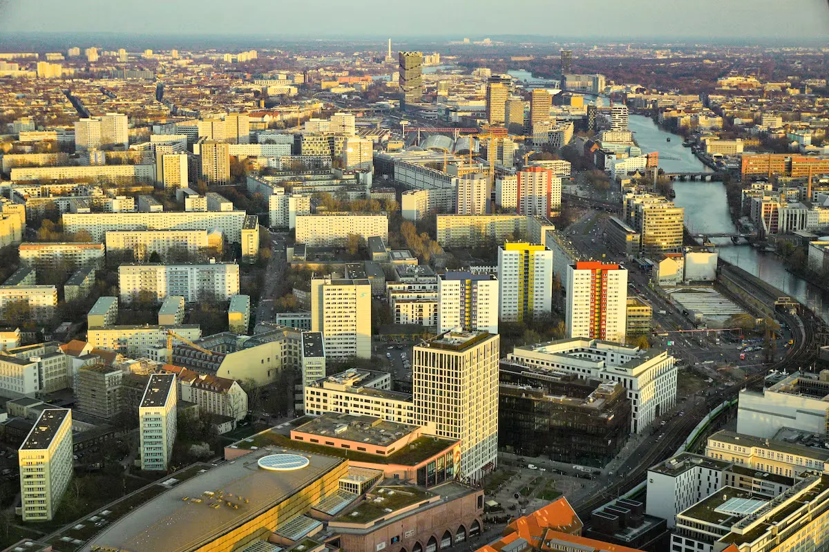 The average salary is no longer enough to buy a 75 square meter house in most of Europe