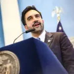 New York and several cities challenge in court the rule with which Trump seeks to limit ‘green cards’