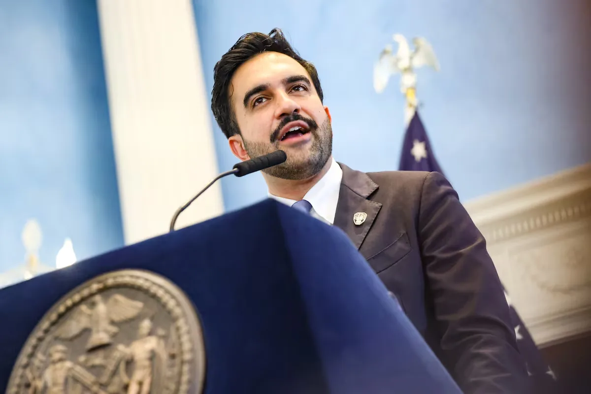New York and several cities challenge in court the rule with which Trump seeks to limit ‘green cards’