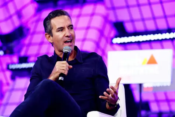Abelardo de la Espriella announces banker David Vélez as his advisor to promote artificial intelligence in Colombia