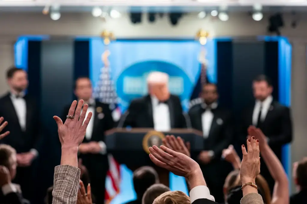 Periodistas en una conferencia de Donald Trump, en Washington, en 2026.