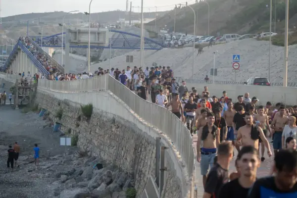 The Police report points out that Moroccan agents "guided" the entry of migrants into Ceuta