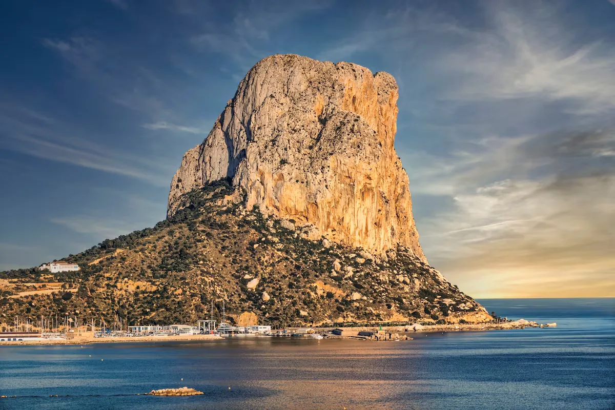 Calpe, renewing itself in the shadow of the Peñón