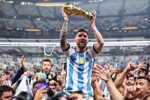 Messi, the king who abdicates