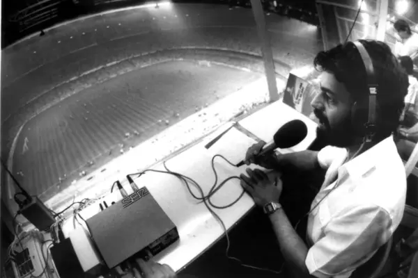 50 años de fútbol en catalán: “Como siempre, todo empieza en Ràdio Barcelona”