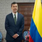 Abelardo de la Espriella entrusts his tough immigration policy to a retired police officer
