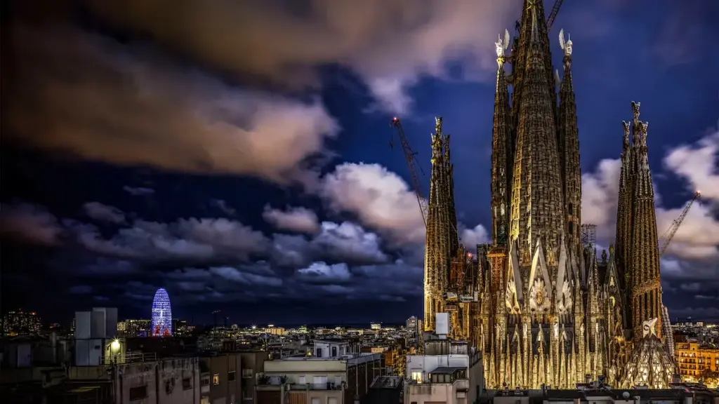 La hora de la fachada de la Gloria de la Sagrada Familia: así la imaginó Gaudí