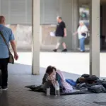 The Generalitat announces an extra 30 million to combat homelessness in Catalonia