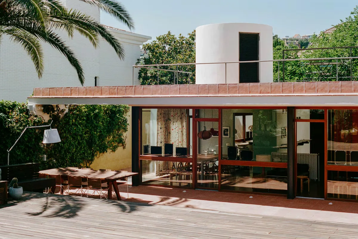 The Batlleiroig studio resurrects Casa Moratiel, an icon of the modern movement in Catalonia