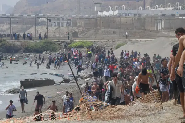 The Government records a drop in irregular immigrants so far this year, not counting the more than 70,000 from the mass crossing in Ceuta