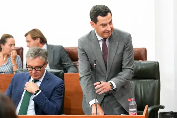 Vox gets cocky after its arrival at the Junta and demands that the PP support the indictment of Sánchez for treason