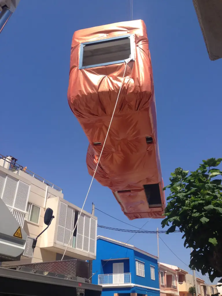 A shipping container turned into a home: story of the most special house in the Mar Menor