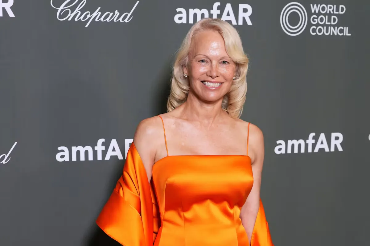 Pamela Anderson talks about how her hepatitis C diagnosis affected her: “It was a death sentence”