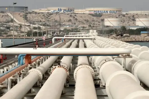 Several explosions near Jarg Island, the main crude oil terminal of Tehran and target of Trump's threats