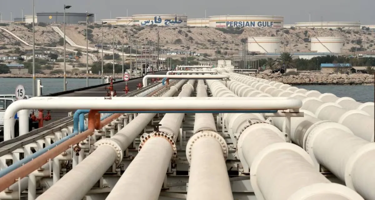 Several explosions near Jarg Island, the main crude oil terminal of Tehran and target of Trump's threats