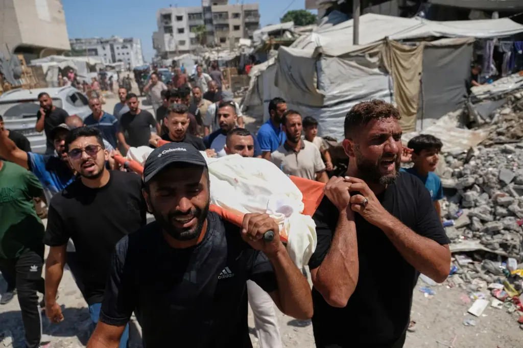 An Israeli operation to capture a Hamas commander in Gaza ends with four Palestinians dead