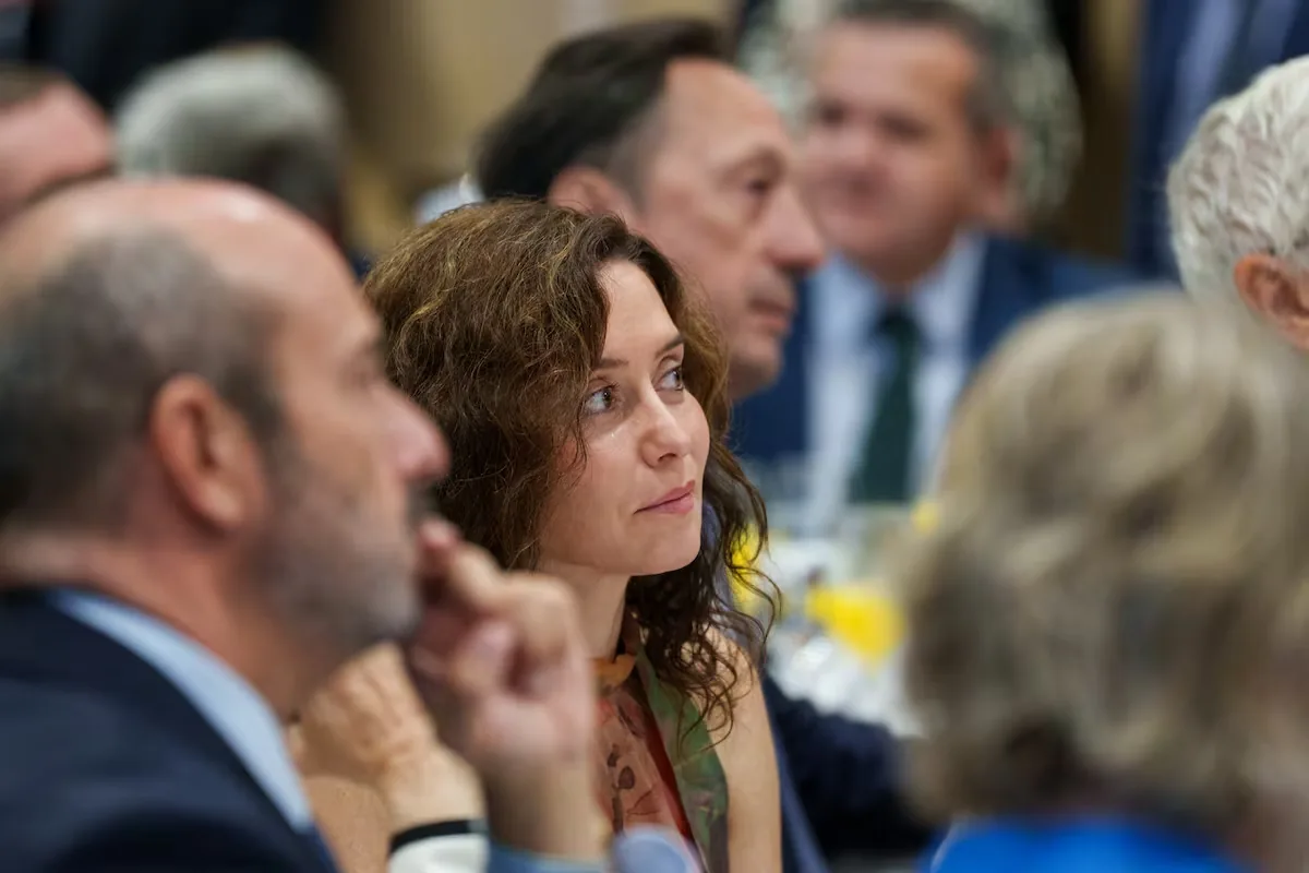 The PP blocks a dozen opposition questions to Ayuso about the penthouse in the Assembly
