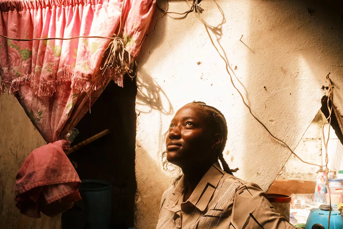 Orphan and mother of four siblings at 18: the life of Heidy Rojas after the earthquake in Chocó