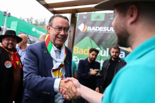 A surprise candidate emerges in the race for the Presidency of Brazil dominated by Lula and Bolsonaro Jr.