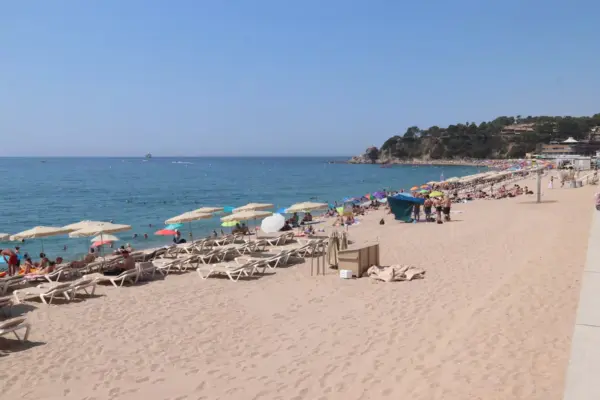 A 78-year-old man drowns while bathing at Lloret de Mar beach