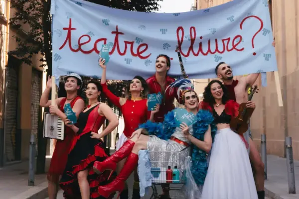A comedy about a group of young people who decide to stage ‘La bella Helena’ opens the 50th anniversary celebration of the Lliure