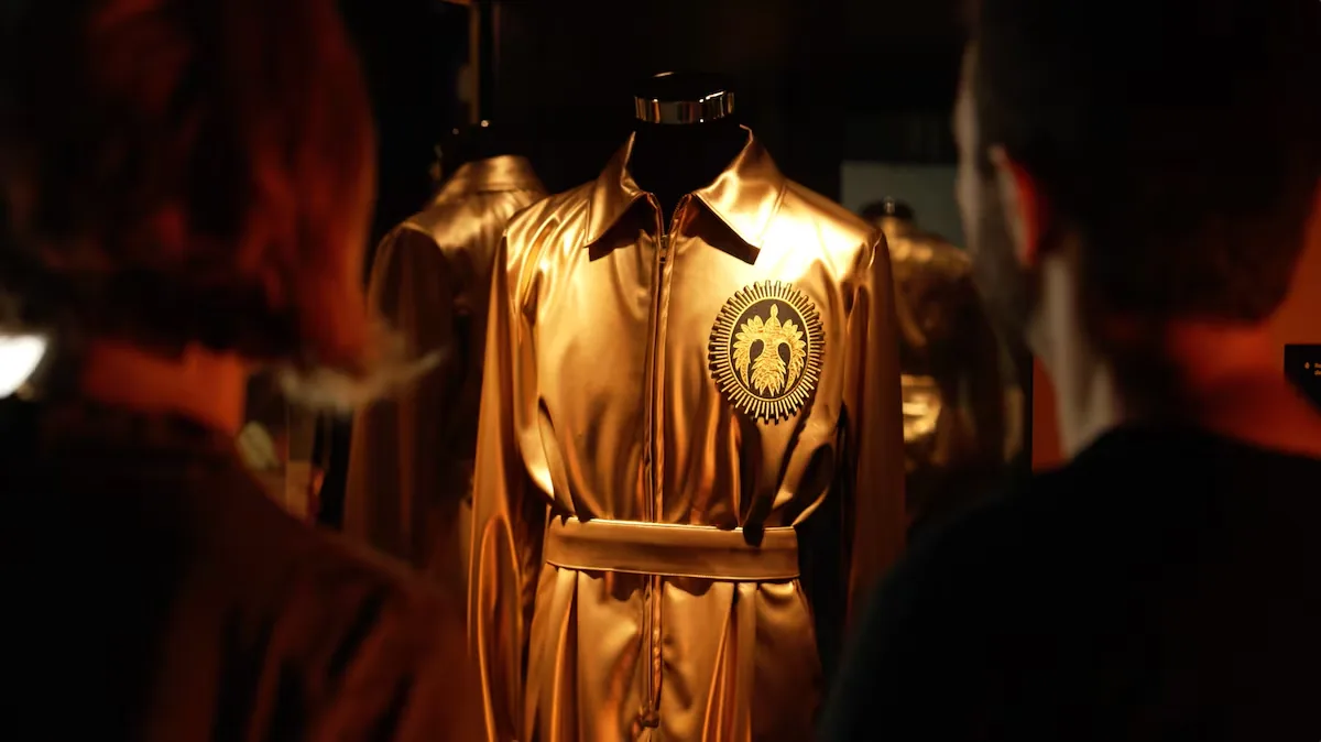 La Casa Amatller shows the most cybernetic side of Dalí through fashion