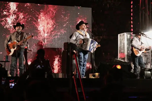 Intocable, the soundtrack of Mexico's Independence in a mystical month for the band