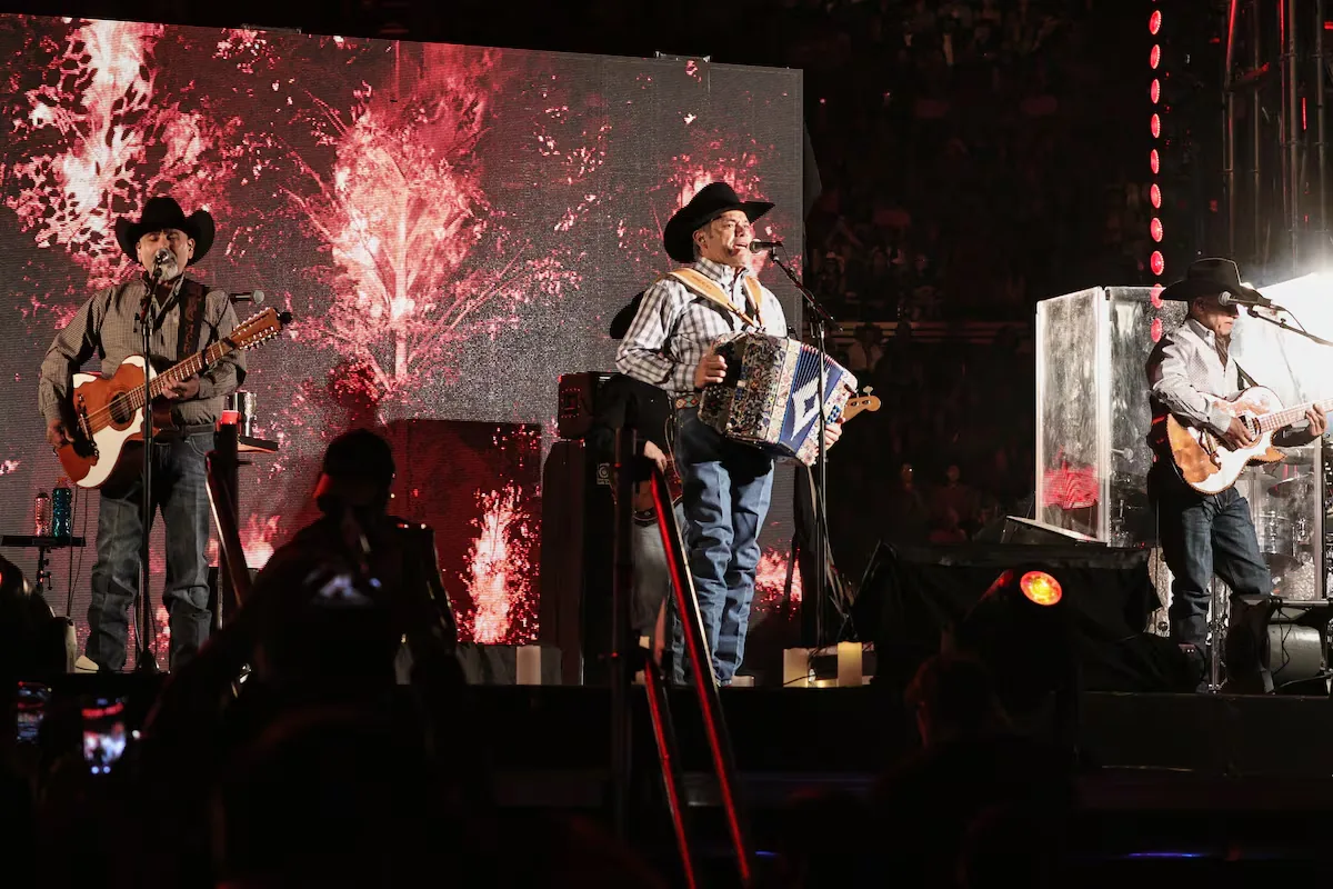 Intocable, the soundtrack of Mexico's Independence in a mystical month for the band