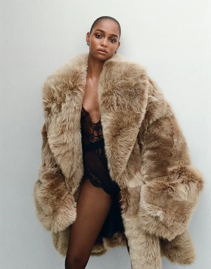 Blésnya Minher, model: “My father feels guilty when he sees my achievements: ‘My goodness, I almost deprived you of all that’”