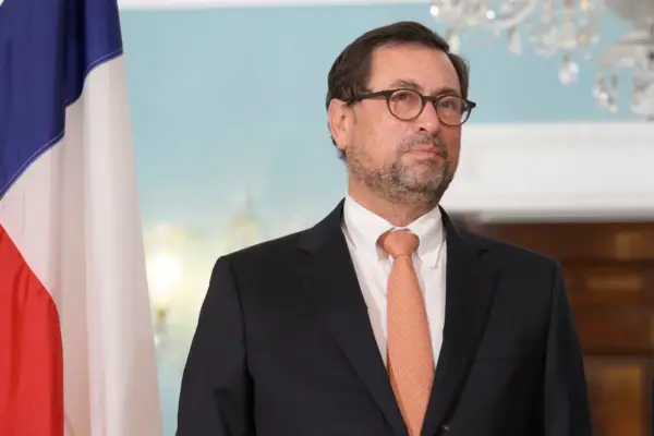 “No sé qué significa”: the chancellor's response to the US ambassador who said the 'Donroe doctrine' is easy to apply with Kast