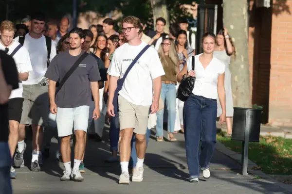The Princess of Asturias begins her university life without the privileges stipulated in 1988 for her father
