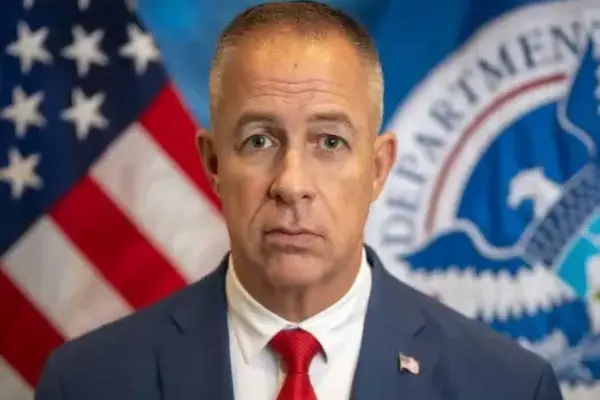 The White House withdraws the nomination of its candidate for ICE director