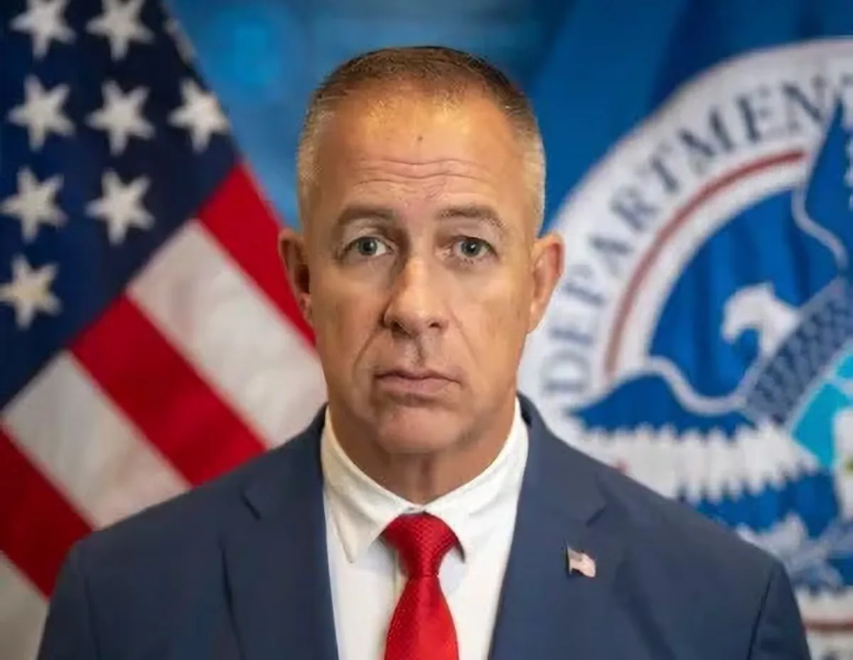 The White House withdraws the nomination of its candidate for ICE director