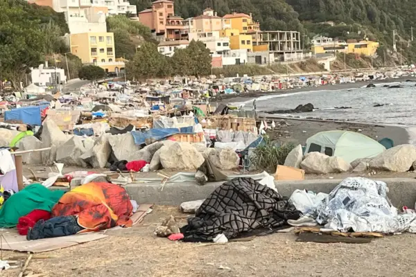 Latest news on immigrant entry to Ceuta, live | Migrants return to the Tarajal camp after a fire that burned 42 shacks