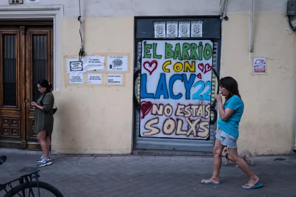 Blanca Castro, the first neighbor to confront a historic family of rentiers with her entire neighborhood behind her