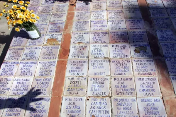 “I am Manuel Lluesma, executed on 29/12/1942. I leave children”