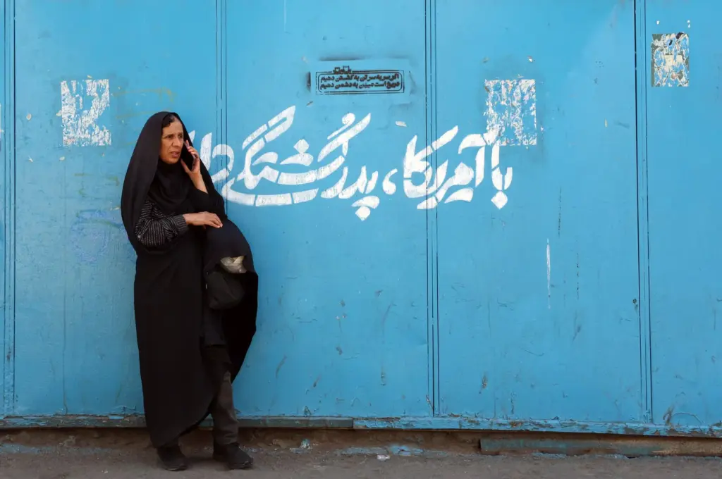The veil recedes in Iran, but the system resists: “We have already shown that we can fight”