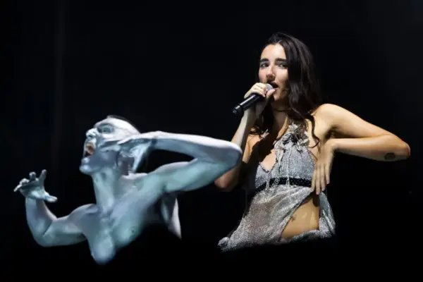 Judeline becomes the first Spanish woman to reach number one worldwide on Spotify